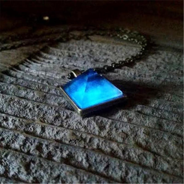 Palo™ - Glowing Pyramid Necklace + FREE Earrings