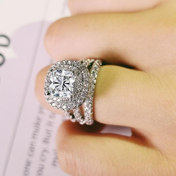 Luxurious Sterling Silver Ring